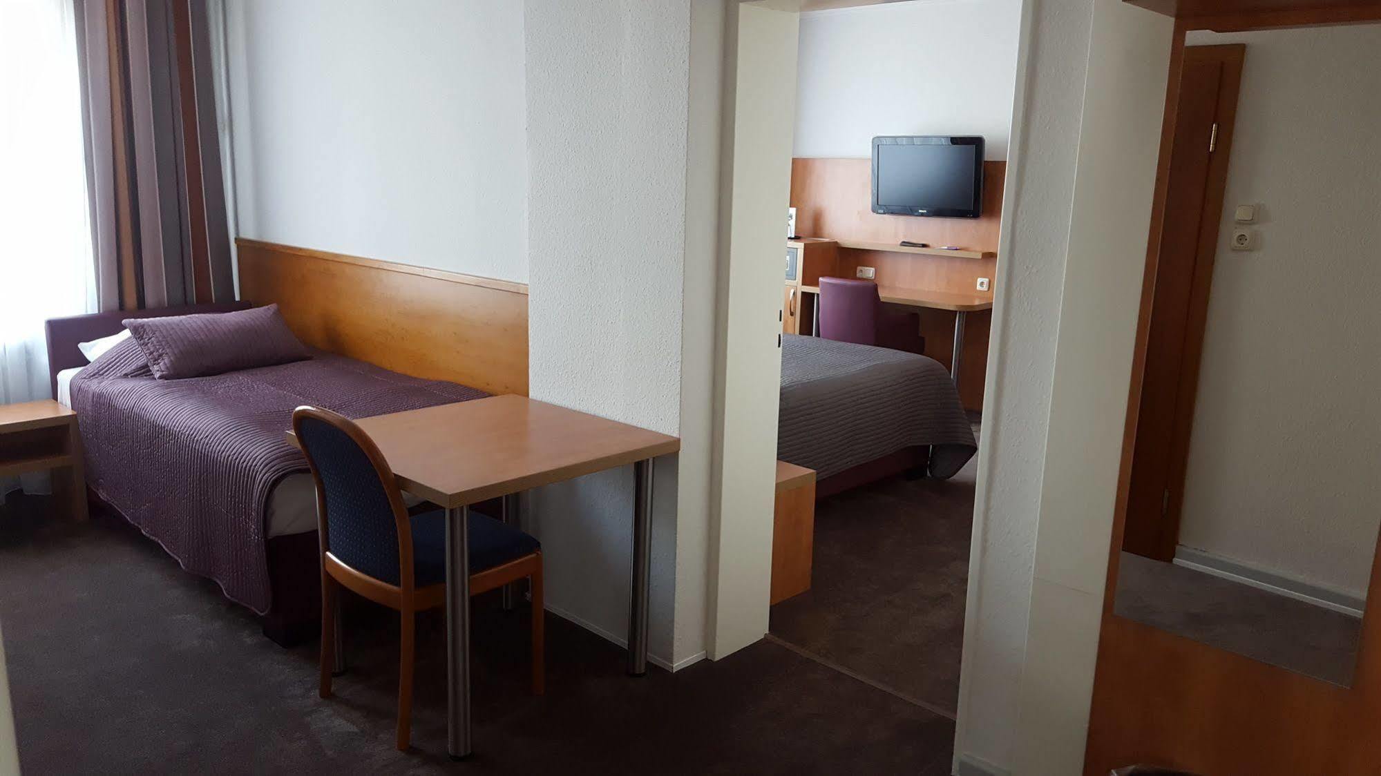 Hotel Niederrad Frankfurt nad Mohanem Exteriér fotografie